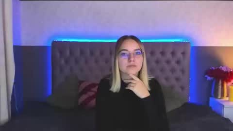 Snapshot of carollflexx chatting on November 6, 2025, 6:58 am CarollFlexx online show from November 6, 2025, 6:58 am