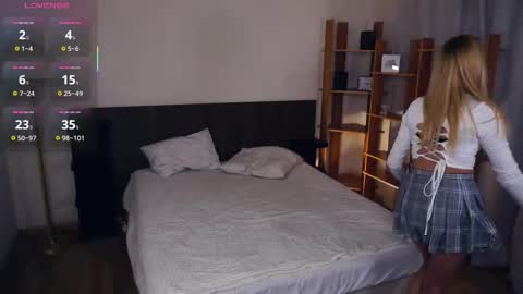 Hello everyone Im Monica Its my first day Were going to have fun together  online show from October 26, 2025, 8:04 pm