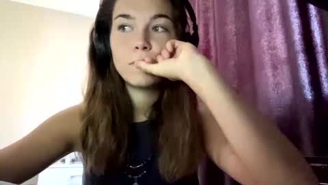 Snapshot of carolynnsobey chatting on July 14, 2026, 6:18 am Viktorie online show from July 14, 2026, 6:18 am
