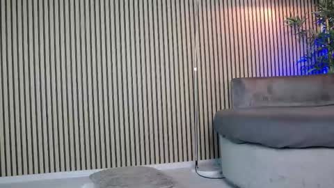 Snapshot of carolynnx chatting on October 16, 2025, 9:32 am carolynnx online show from October 16, 2025, 9:32 am