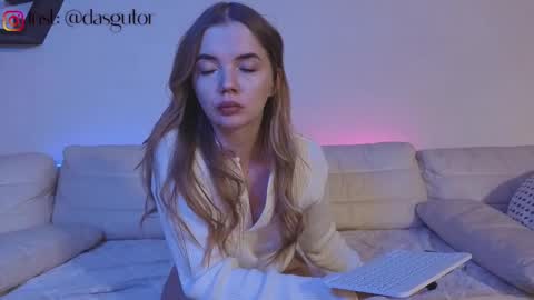 Snapshot of carriebradshawww chatting on February 18, 2025, 1:43 am carriebradshawww online show from February 18, 2025, 1:43 am