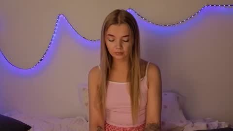 Snapshot of carriebradshawww chatting on September 9, 2025, 11:54 am carriebradshawww online show from September 9, 2025, 11:54 am