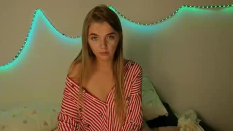 Snapshot of carriebradshawww chatting on September 17, 2025, 1:18 am carriebradshawww online show from September 17, 2025, 1:18 am