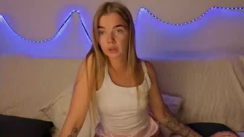 Snapshot of carriebradshawww chatting on October 1, 2025, 4:35 pm carriebradshawww online show from October 1, 2025, 4:35 pm