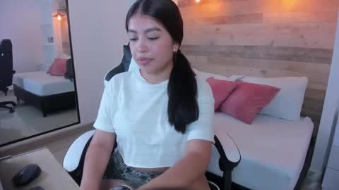 carriepink_ online show from September 16, 2025, 12:17 pm