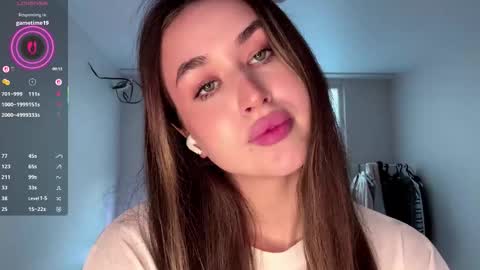 Kira online show from March 14, 2026, 3:06 pm