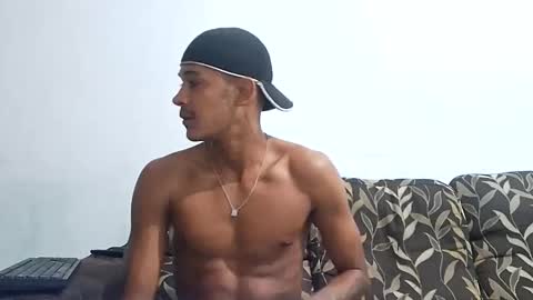 casal_hot13 online show from October 1, 2025, 9:10 pm