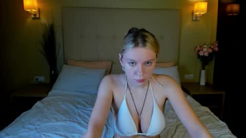 Snapshot of casey__miller chatting on September 19, 2025, 12:12 am casey__miller online show from September 19, 2025, 12:12 am