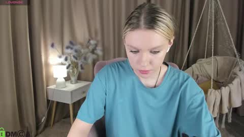 Snapshot of casey__miller chatting on October 22, 2025, 10:42 pm casey__miller online show from October 22, 2025, 10:42 pm