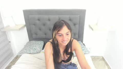 Snapshot of casey_james_ chatting on January 7, 2025, 10:32 am CASEY online show from January 7, 2025, 10:32 am