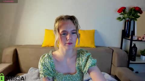 Snapshot of casey_sweeet chatting on October 6, 2025, 1:03 am Casey sweeet online show from October 6, 2025, 1:03 am