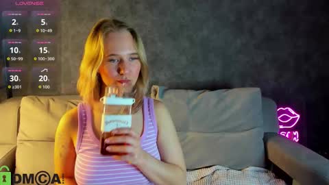 Snapshot of casey_sweeet chatting on October 17, 2025, 5:37 pm Casey sweeet online show from October 17, 2025, 5:37 pm