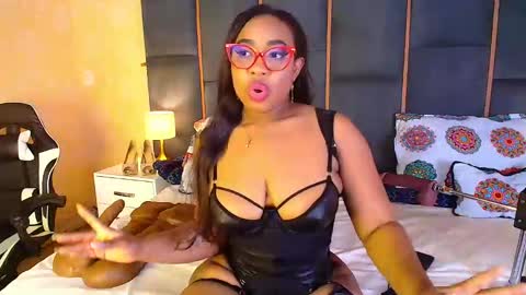 Snapshot of caseymoon chatting on November 5, 2025, 12:27 pm Casey online show from November 5, 2025, 12:27 pm