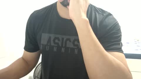 cashmastermuscle77 online show from December 8, 2024, 1:25 pm