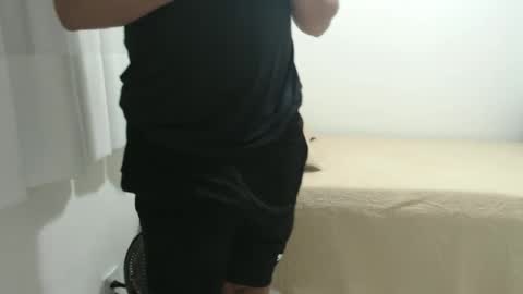 cashmastermuscle77 online show from December 19, 2024, 12:56 am