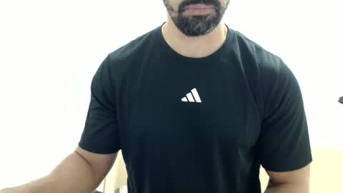 cashmastermuscle77 online show from June 9, 2026, 12:28 pm