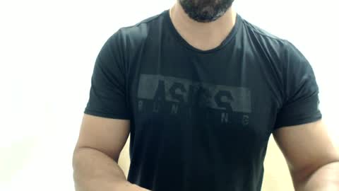 cashmastermuscle77 online show from June 12, 2026, 10:36 am