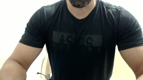 cashmastermuscle77 online show from July 5, 2026, 11:34 pm