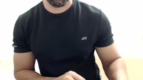 cashmastermuscle77 online show from July 14, 2026, 9:36 am