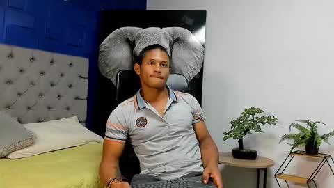 Snapshot of casike_978 chatting on October 15, 2025, 5:40 am Casike online show from October 15, 2025, 5:40 am