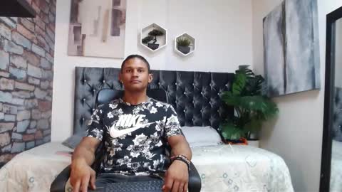 Snapshot of casike_978 chatting on October 31, 2025, 12:11 am Casike online show from October 31, 2025, 12:11 am