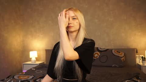 Cassie online show from December 22, 2024, 2:38 pm