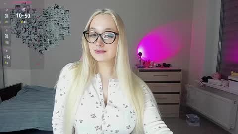 Cassie Rosss online show from January 14, 2025, 12:00 am