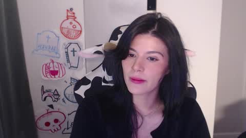 cassiealvarez online show from October 17, 2025, 10:23 pm