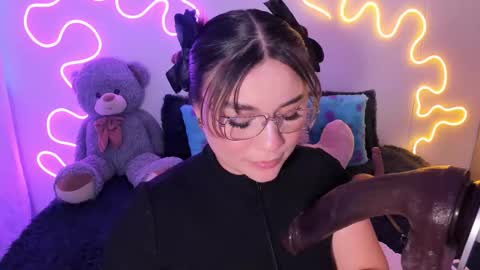 Snapshot of cassiebigass_ chatting on November 13, 2025, 6:18 pm Bela igzaii9r online show from November 13, 2025, 6:18 pm