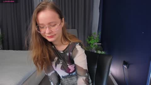 assie online show from December 4, 2024, 9:02 pm