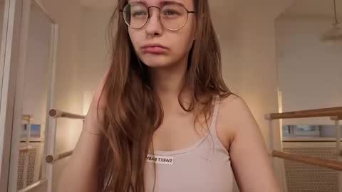 Snapshot of cassiecool chatting on October 16, 2025, 12:17 pm assie online show from October 16, 2025, 12:17 pm