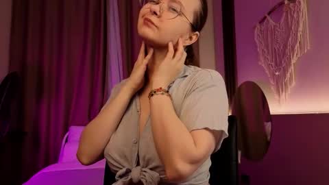 assie online show from November 26, 2025, 1:01 pm