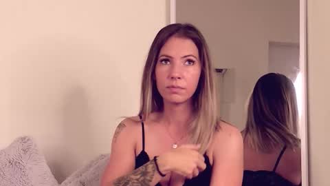 Snapshot of cassiemiles chatting on November 15, 2025, 5:38 am Cassi online show from November 15, 2025, 5:38 am