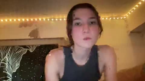 cassieviolett online show from September 19, 2025, 9:43 am