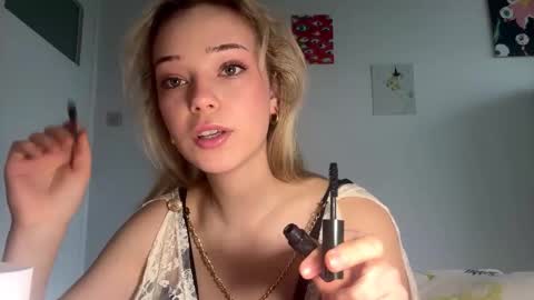 Snapshot of cassijent chatting on March 8, 2026, 8:18 am Olivia online show from March 8, 2026, 8:18 am