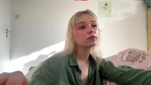 Snapshot of cassijent chatting on March 18, 2026, 3:37 pm Olivia online show from March 18, 2026, 3:37 pm