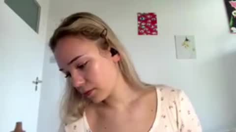 Snapshot of cassijent chatting on March 20, 2026, 8:08 am Olivia online show from March 20, 2026, 8:08 am