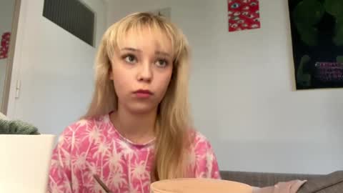 Olivia online show from May 14, 2026, 6:09 am