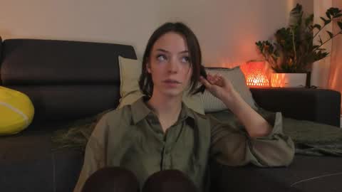 Snapshot of cassisland chatting on September 29, 2025, 6:13 pm cassandra online show from September 29, 2025, 6:13 pm