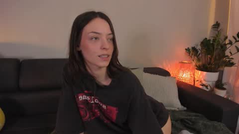 Snapshot of cassisland chatting on October 9, 2025, 7:01 pm cassandra online show from October 9, 2025, 7:01 pm