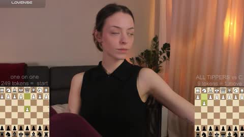 Snapshot of cassisland chatting on October 19, 2025, 5:13 pm cassandra online show from October 19, 2025, 5:13 pm