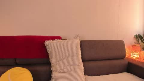 Snapshot of cassisland chatting on October 20, 2025, 12:05 pm cassandra online show from October 20, 2025, 12:05 pm