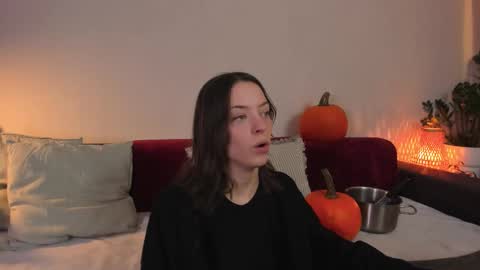 Snapshot of cassisland chatting on October 28, 2025, 3:04 pm cassandra online show from October 28, 2025, 3:04 pm