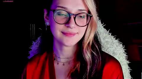 Snapshot of cassy_moore chatting on February 20, 2025, 9:31 pm Ellie online show from February 20, 2025, 9:31 pm