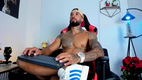 Matheo Brown online show from December 20, 2024, 1:47 am