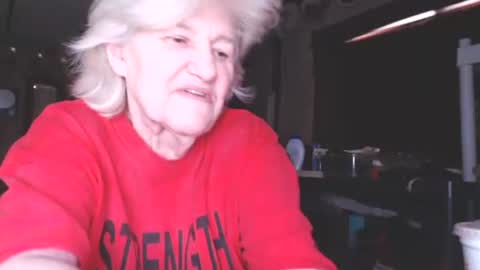 cat online show from December 8, 2024, 5:44 pm