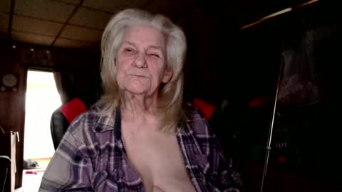 cat online show from October 7, 2025, 5:10 pm