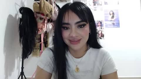 Snapshot of cat_mila_ chatting on October 13, 2025, 4:56 am Mila online show from October 13, 2025, 4:56 am