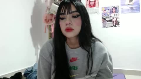 Snapshot of cat_mila_ chatting on October 15, 2025, 8:03 am Mila online show from October 15, 2025, 8:03 am