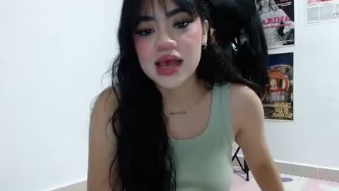 Snapshot of cat_mila_ chatting on October 24, 2025, 3:36 am Mila online show from October 24, 2025, 3:36 am